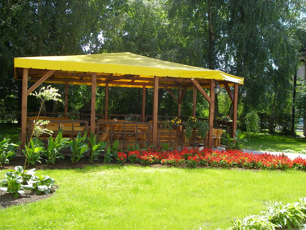 Deims Hotel Silute Exterior photo